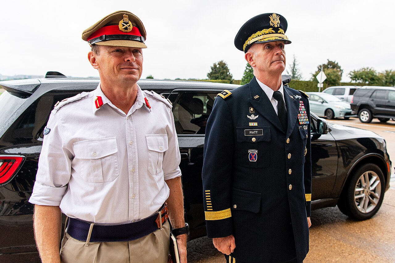General Sir Roland Walker, Chief of the General Staff, during an official visit with US Army leaders